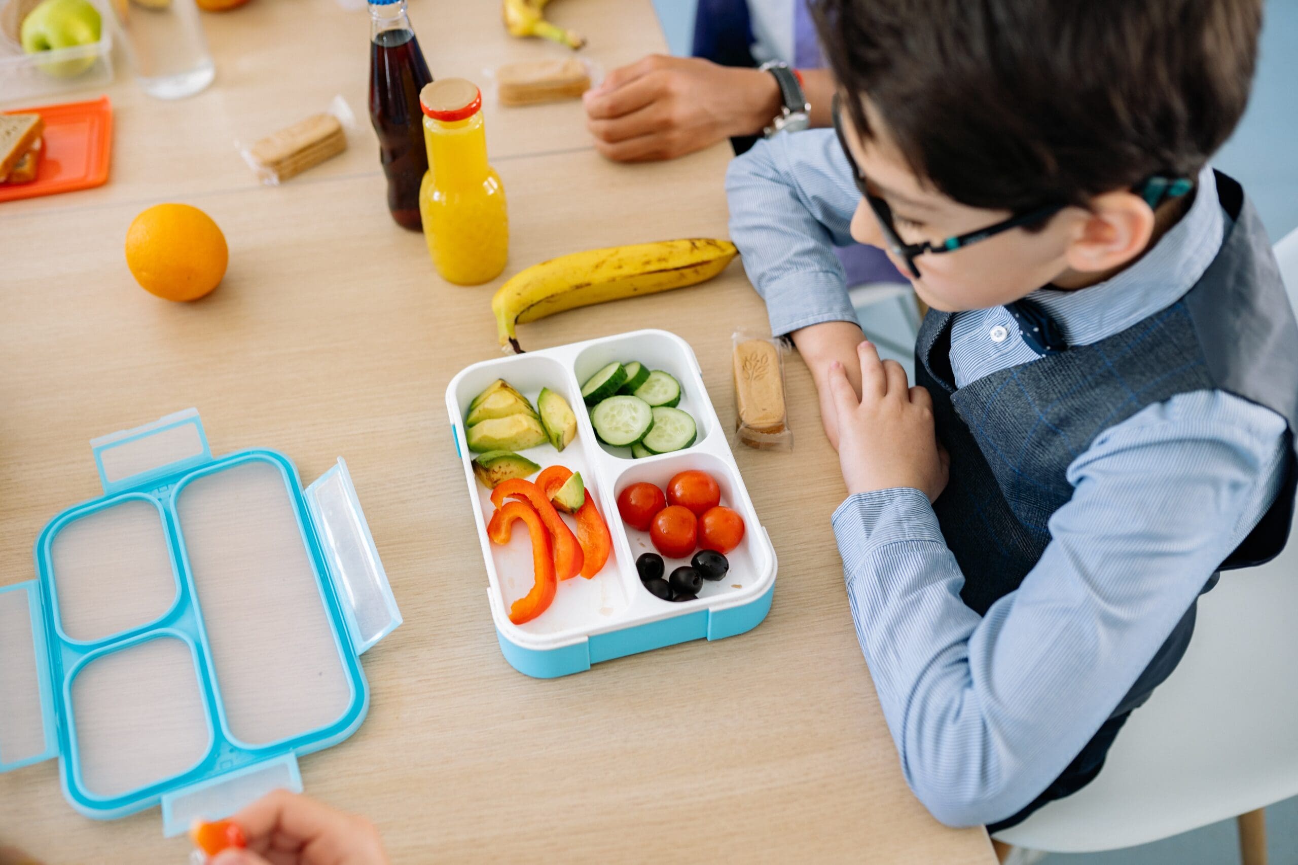 Allergies and anxiety in young children. Child eating in school